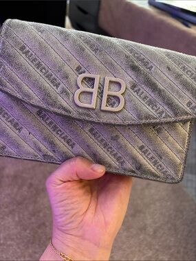 P16 Balenciaga wallet- listen to the details during live show!